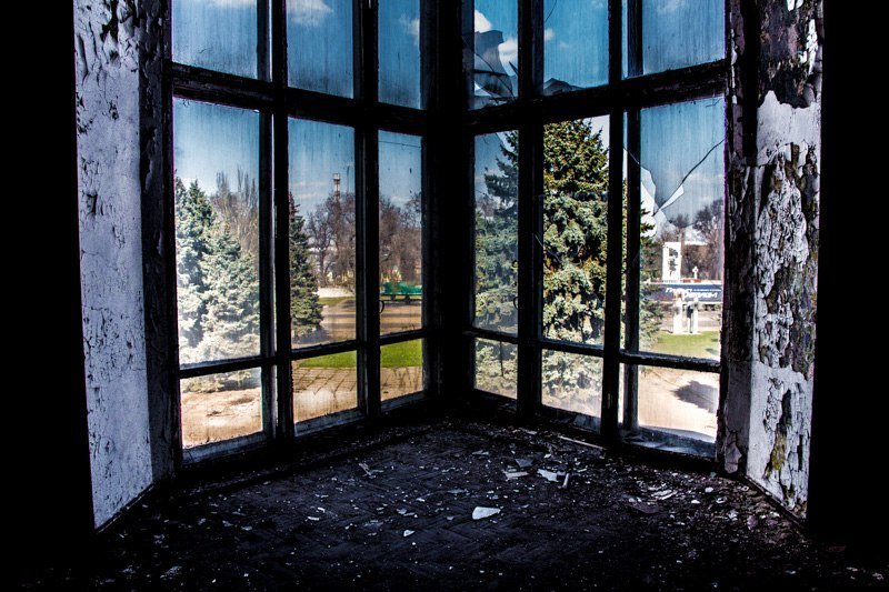 Взгляд изнутри: как сейчас выглядит заброшенный ДК Ильича 13