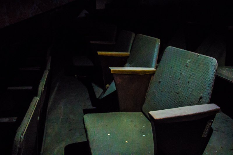 Взгляд изнутри: как сейчас выглядит заброшенный ДК Ильича 17