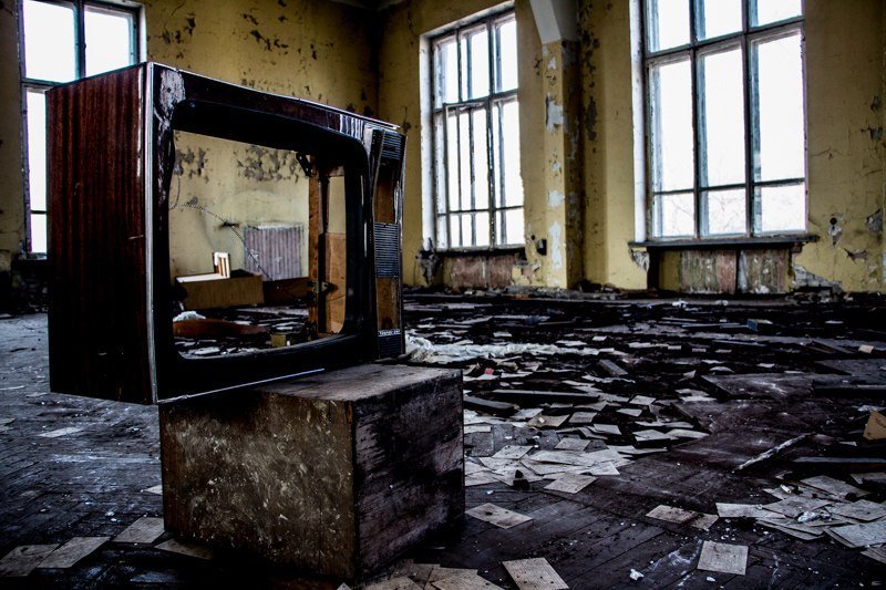 Взгляд изнутри: как сейчас выглядит заброшенный ДК Ильича 26