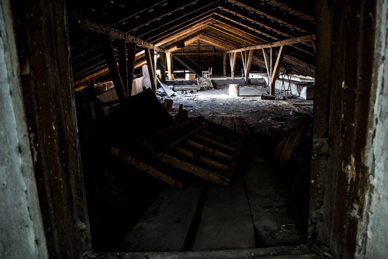 Взгляд изнутри: как сейчас выглядит заброшенный ДК Ильича 29