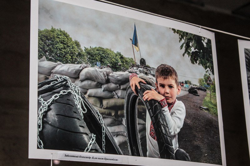 В метрополитене Днепра открыли модную выставку 4