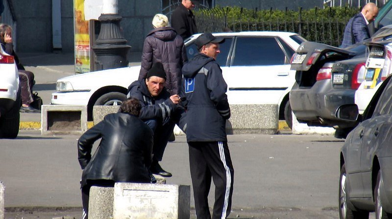 Борьба с беззаконием: парковка возле ж/д вокзала в Днепре стала бесплатной 8