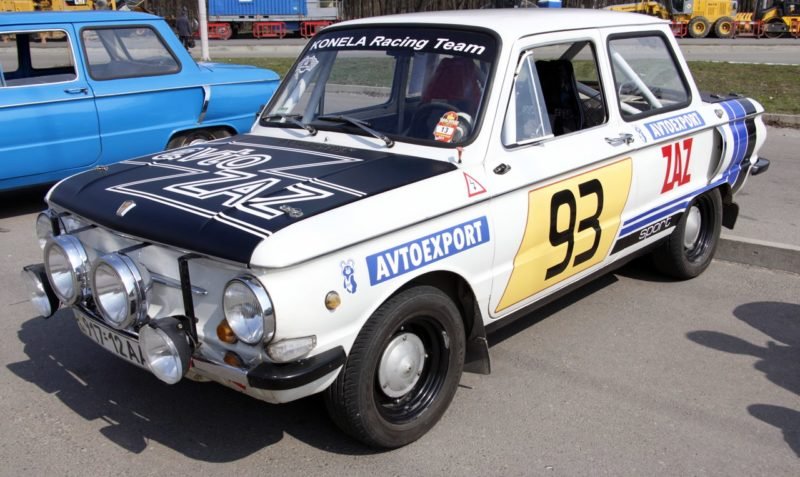 В Днепре состоялся автопробег редких "Запорожцев" 4