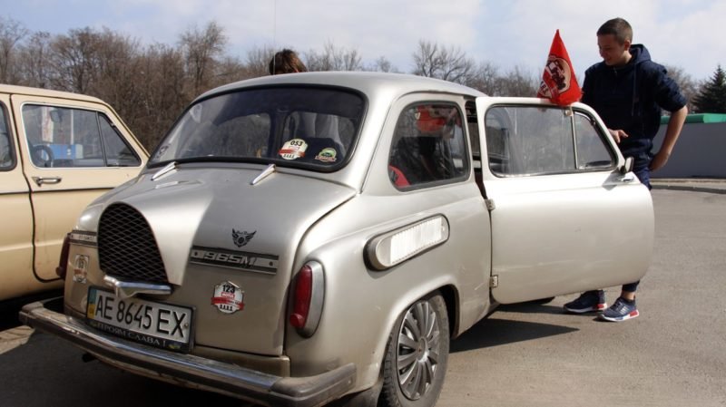 В Днепре состоялся автопробег редких "Запорожцев" 8