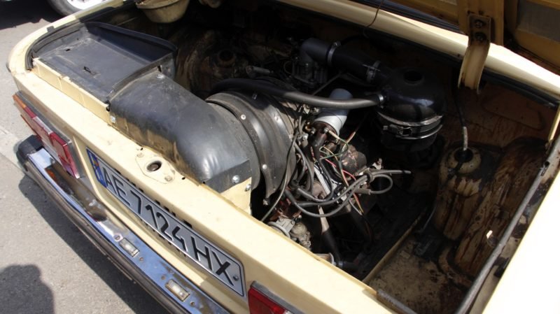 В Днепре состоялся автопробег редких "Запорожцев" 9