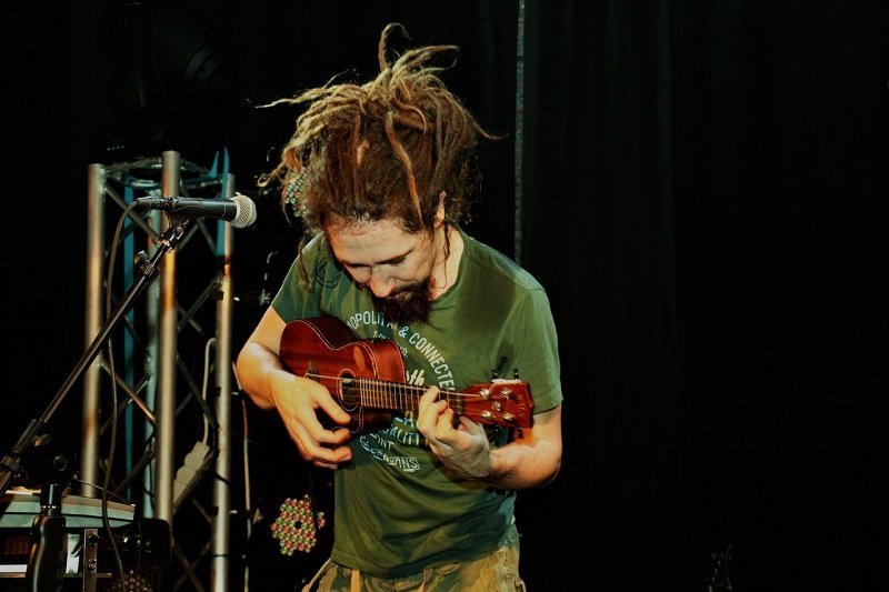 Исполнитель из США Rocky Leon посетил Днепр с концертом: как это было 6