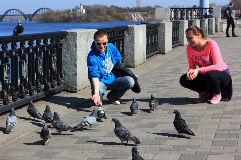 Солнце, птички и люди в футболках: в Днепр пришла настоящая весна 13