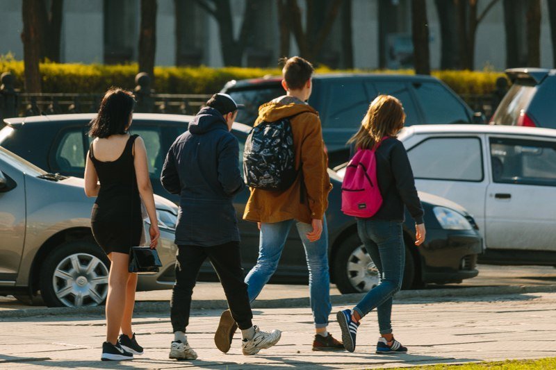 Солнце, птички и люди в футболках: в Днепр пришла настоящая весна 19
