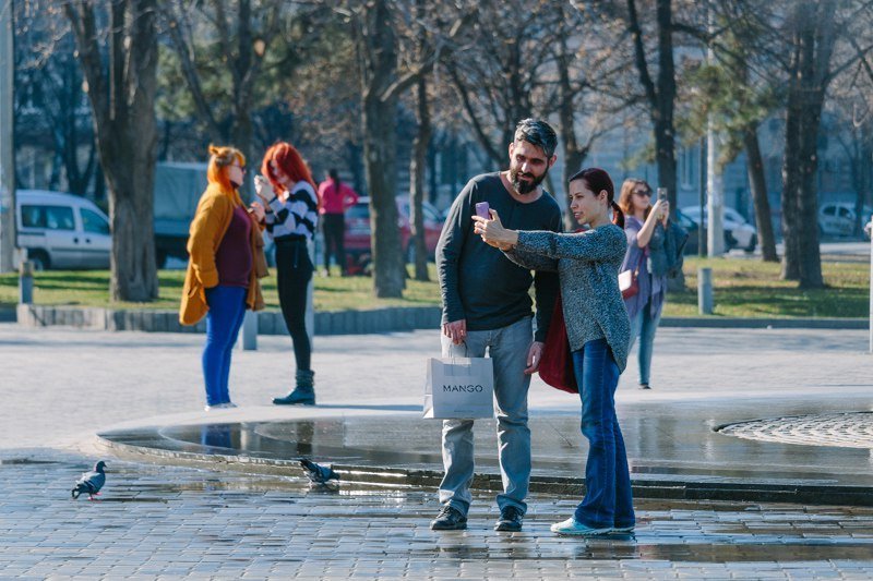 Солнце, птички и люди в футболках: в Днепр пришла настоящая весна 30