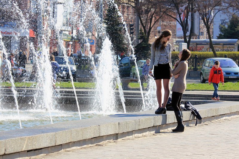 Солнце, птички и люди в футболках: в Днепр пришла настоящая весна 31