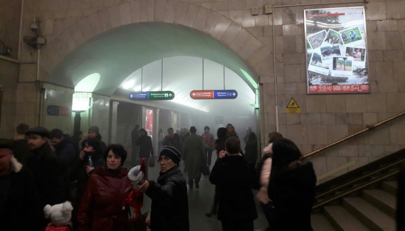 Теракт в метрополитене Питера: десятки погибших и полсотни раненых 12
