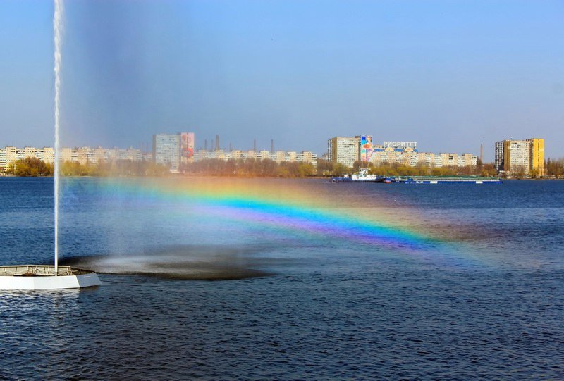 Встречаем весну: в Днепре запустили все городские фонтаны 5