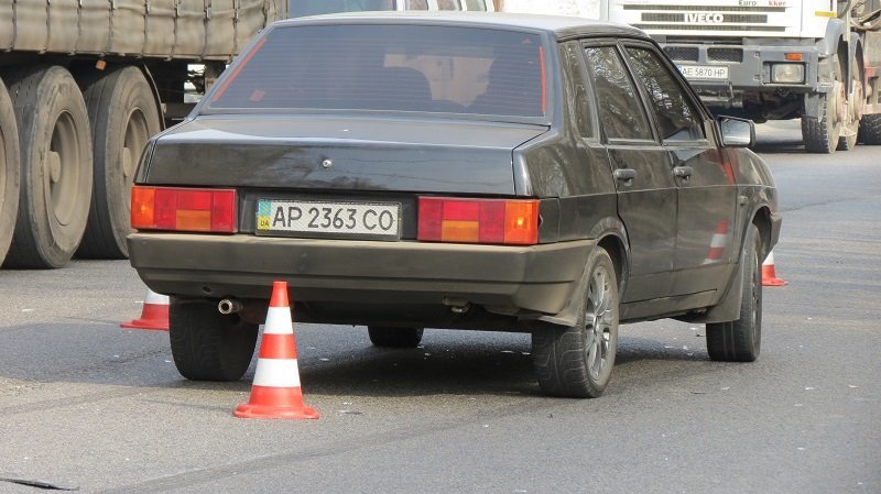 В Днепре возле школы сбили двух девочек: один ребенок в реанимации 2
