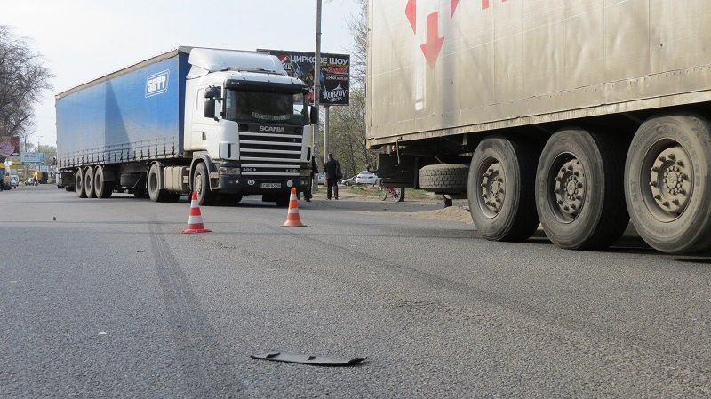 В Днепре возле школы сбили двух девочек: один ребенок в реанимации 7