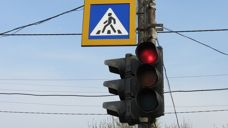 В Днепре возле школы сбили двух девочек: один ребенок в реанимации 12