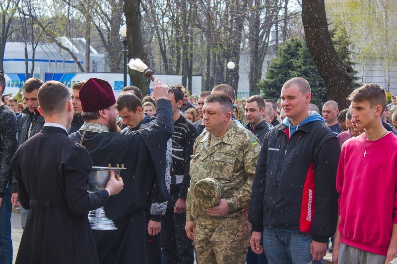 Весенний призыв: в Днепре и области больше тысячи юношей отправились в армию 12