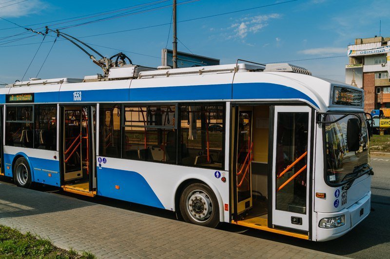 В Днепре заммэра Михаил Лысенко протестировал новый троллейбусный маршрут 3