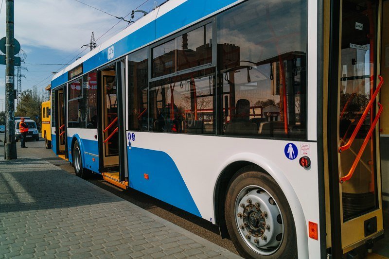 В Днепре заммэра Михаил Лысенко протестировал новый троллейбусный маршрут 6