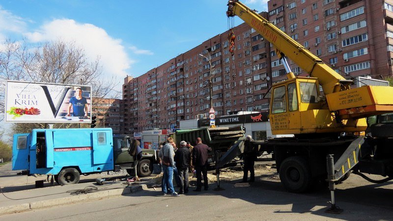 В Днепре взялись за ремонт дороги на проспекте Александра Поля 6