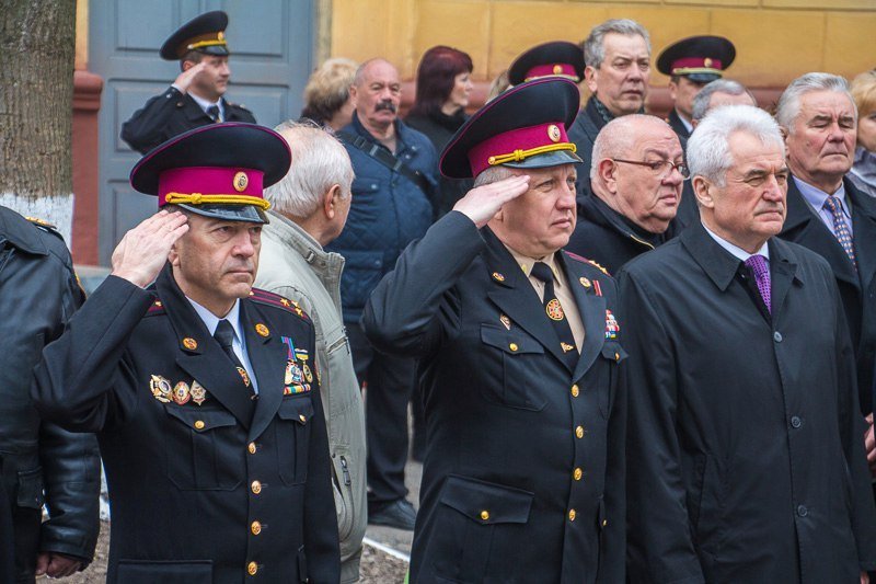 Спасать и охранять: к юбилею пожарной части Днепра открыли мемориал и представили спецтехнику 4