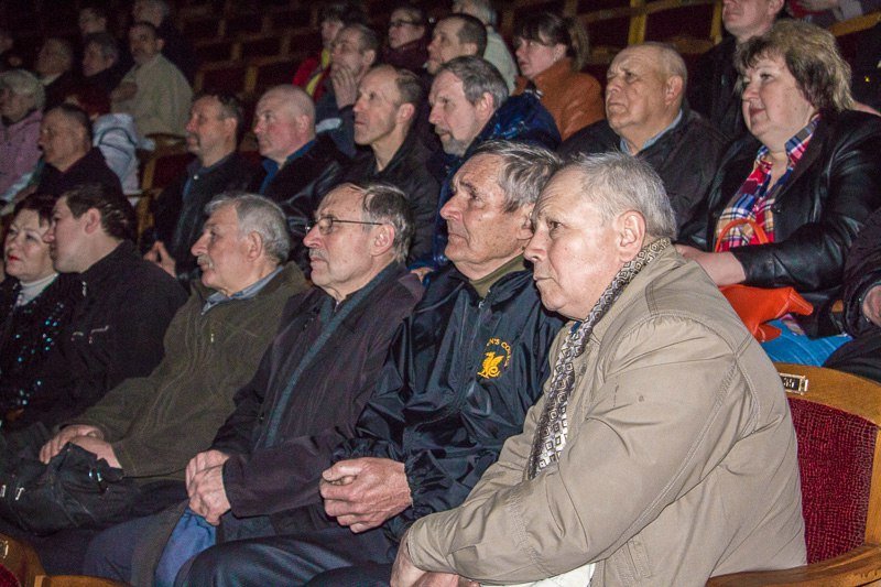 Спасать и охранять: к юбилею пожарной части Днепра открыли мемориал и представили спецтехнику 19
