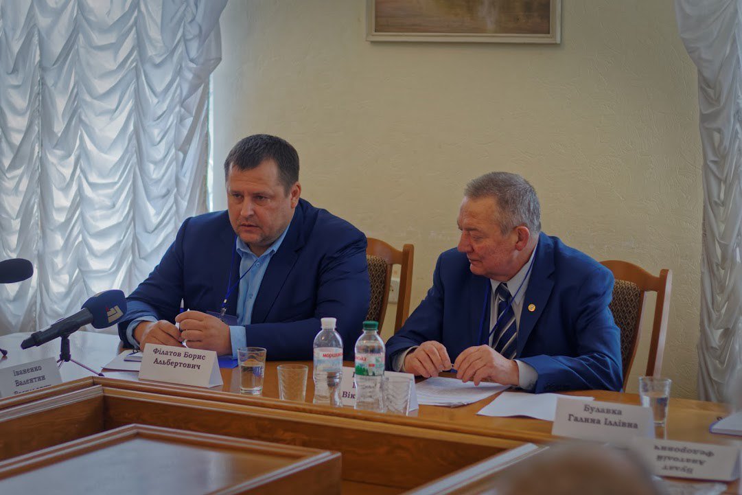 Борис Филатов принял участие в первом Форуме выпускников ДНУ имени Олеся Гончара 1