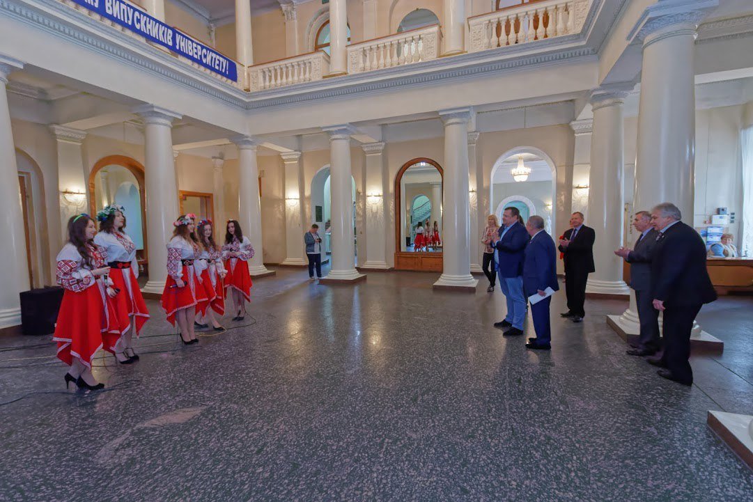 Борис Филатов принял участие в первом Форуме выпускников ДНУ имени Олеся Гончара 3