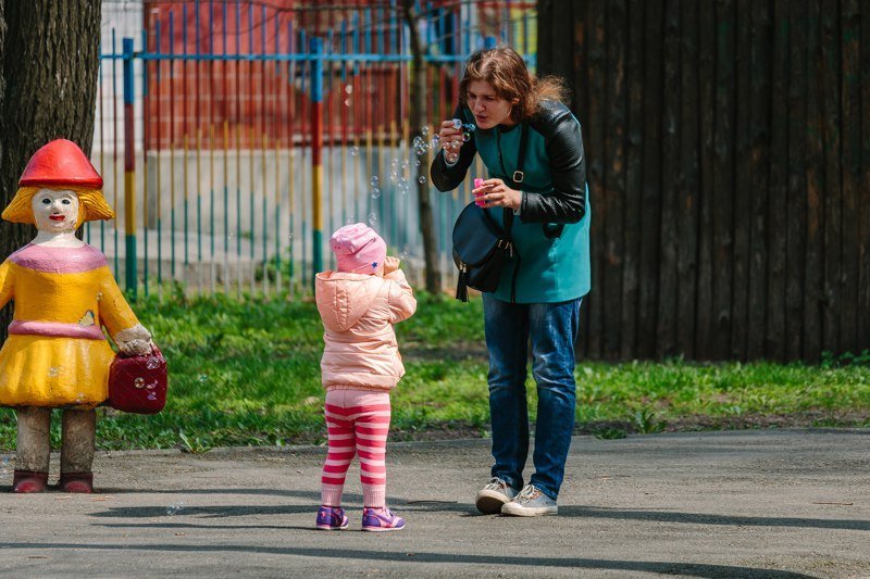 Заброшенная красота: очарование весны и влияние времени в Парке Глобы 26