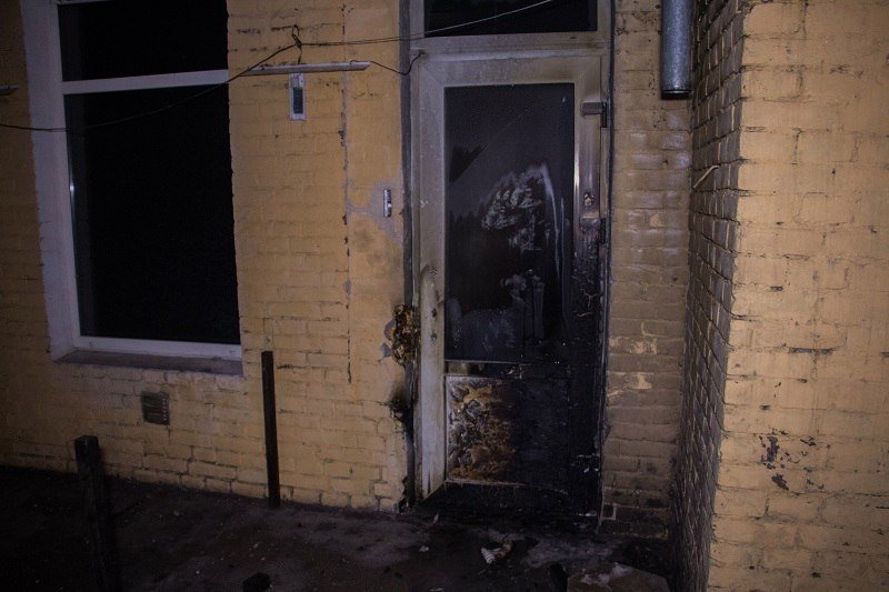 Ночной пожар на проспекте Поля: неизвестные подожгли кафе 1