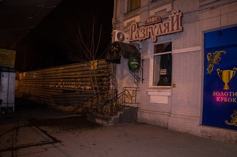 Ночной пожар на проспекте Поля: неизвестные подожгли кафе 3