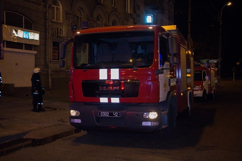 Ночной пожар на проспекте Поля: неизвестные подожгли кафе 7