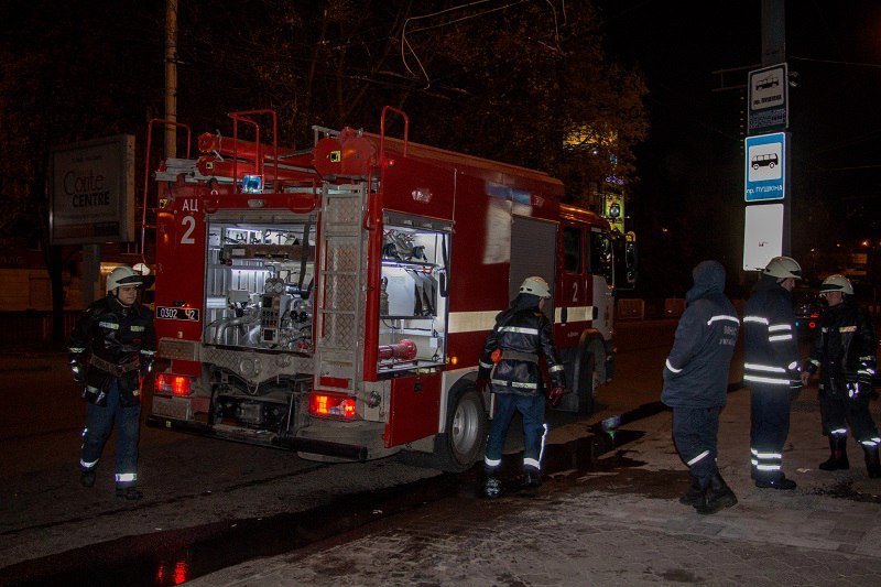 Ночной пожар на проспекте Поля: неизвестные подожгли кафе 10