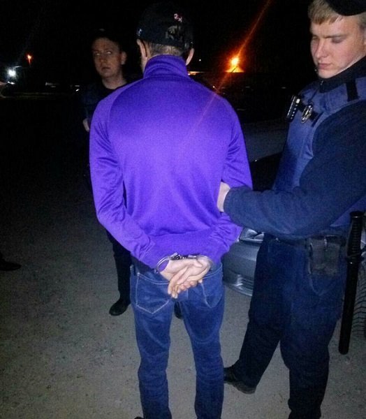 Ночной разбой: в центре Днепра неизвестный с ножом ограбил женщину 1