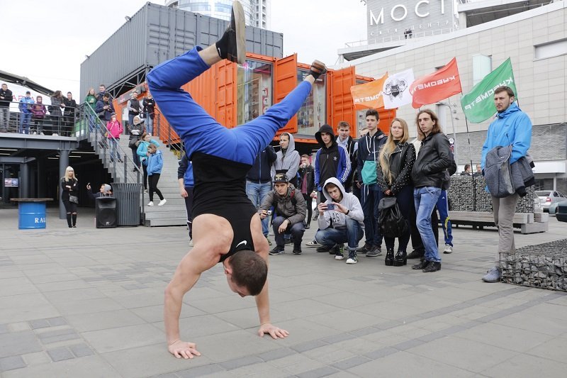 В центре Днепра прошли соревнования по Street Workout 8