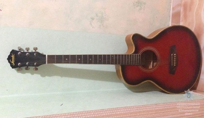 Дружба по расчету: в Днепре парень, угрожая пистолетом, ограбил приятеля-иностранца 2