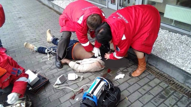 Посреди улицы возле Мост-сити умер гражданин Камеруна 1