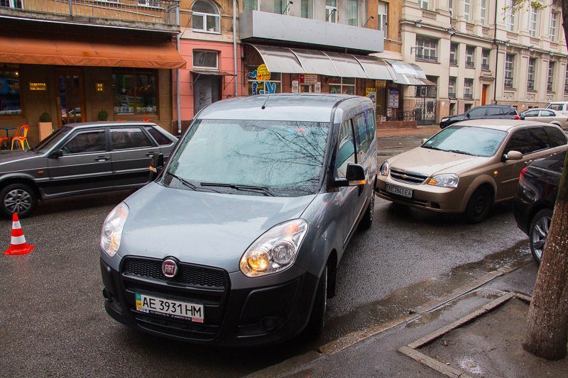 В Днепре на Воскресенской столкнулись два автомобиля 1
