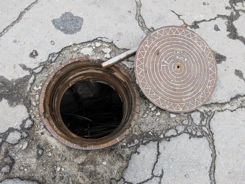 На левом берегу Днепра начали ремонтировать дорогу 4