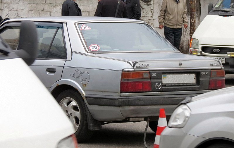 Мошенник или жертва: на Байкальской Mazda зацепила пешехода 1