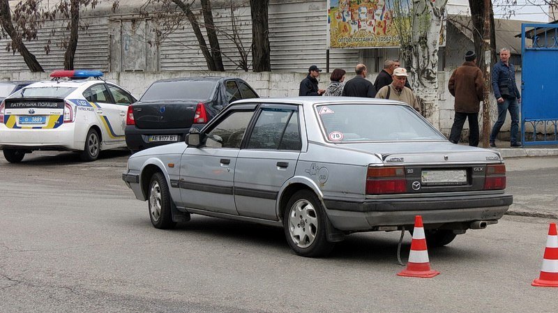 Мошенник или жертва: на Байкальской Mazda зацепила пешехода 2
