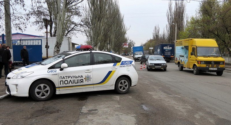 Мошенник или жертва: на Байкальской Mazda зацепила пешехода 4