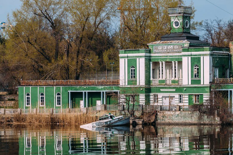 Заброшенные и забытые: как выглядят корабли-"призраки" в Днепре 5
