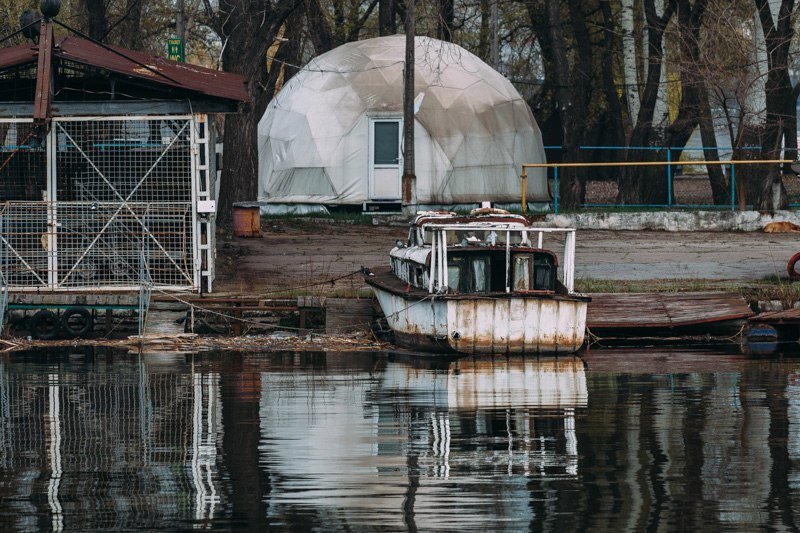 Заброшенные и забытые: как выглядят корабли-"призраки" в Днепре 10