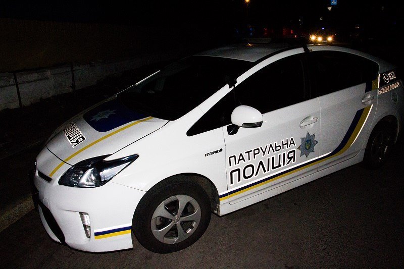 Люди с оружием, полиция и скорая: что происходит на Березинском рынке 3