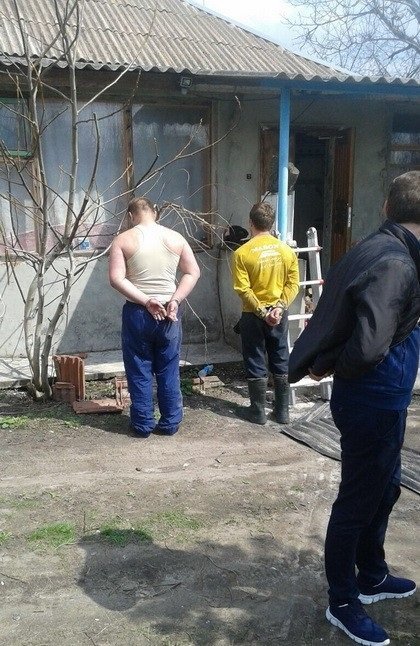 Под Днепром мужчины на сбыте наркотиков "наваривали" полмиллиона гривен ежемесячно 3