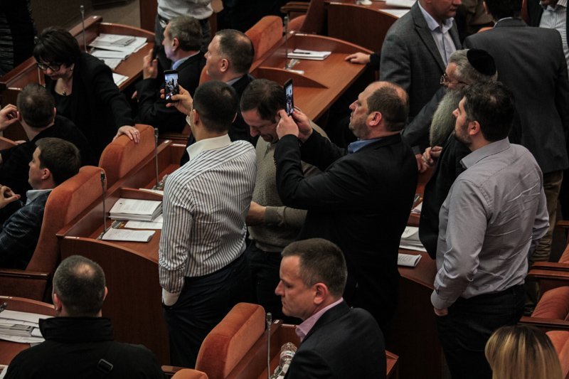 Клоуны, пузыри и политическая смерть: сессия горсовета в лицах и цитатах 1