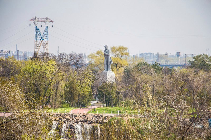 Зелень, спокойствие и красота: прогулка по аллеям парка Шевченко 19