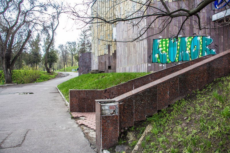 Зелень, спокойствие и красота: прогулка по аллеям парка Шевченко 36