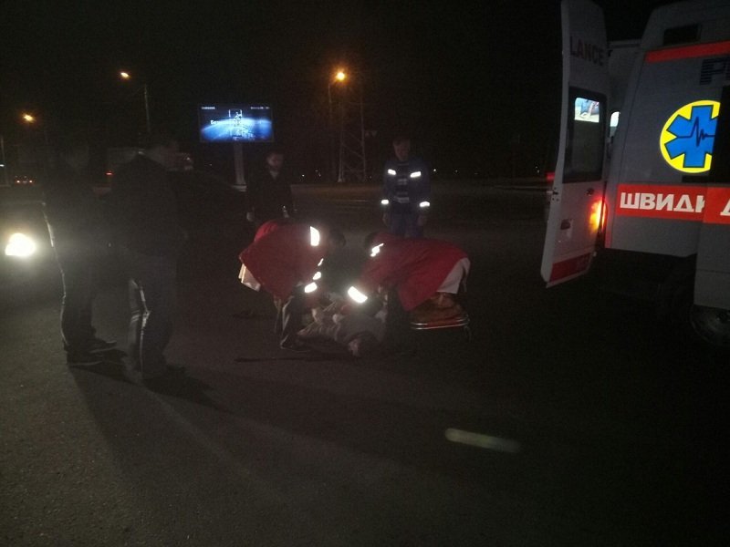 ДТП на проспекте Богдана Хмельницкого: мужчине раздробило голову 2