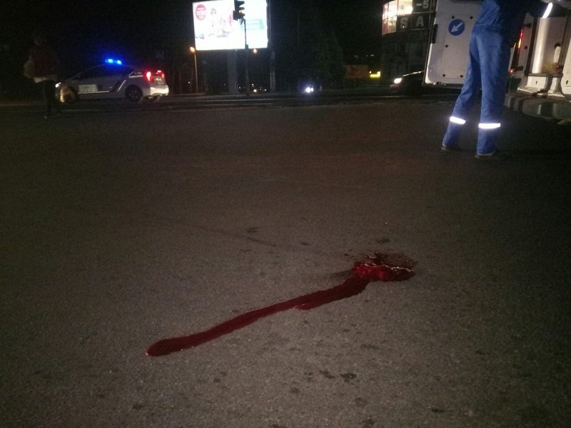 ДТП на проспекте Богдана Хмельницкого: мужчине раздробило голову 4